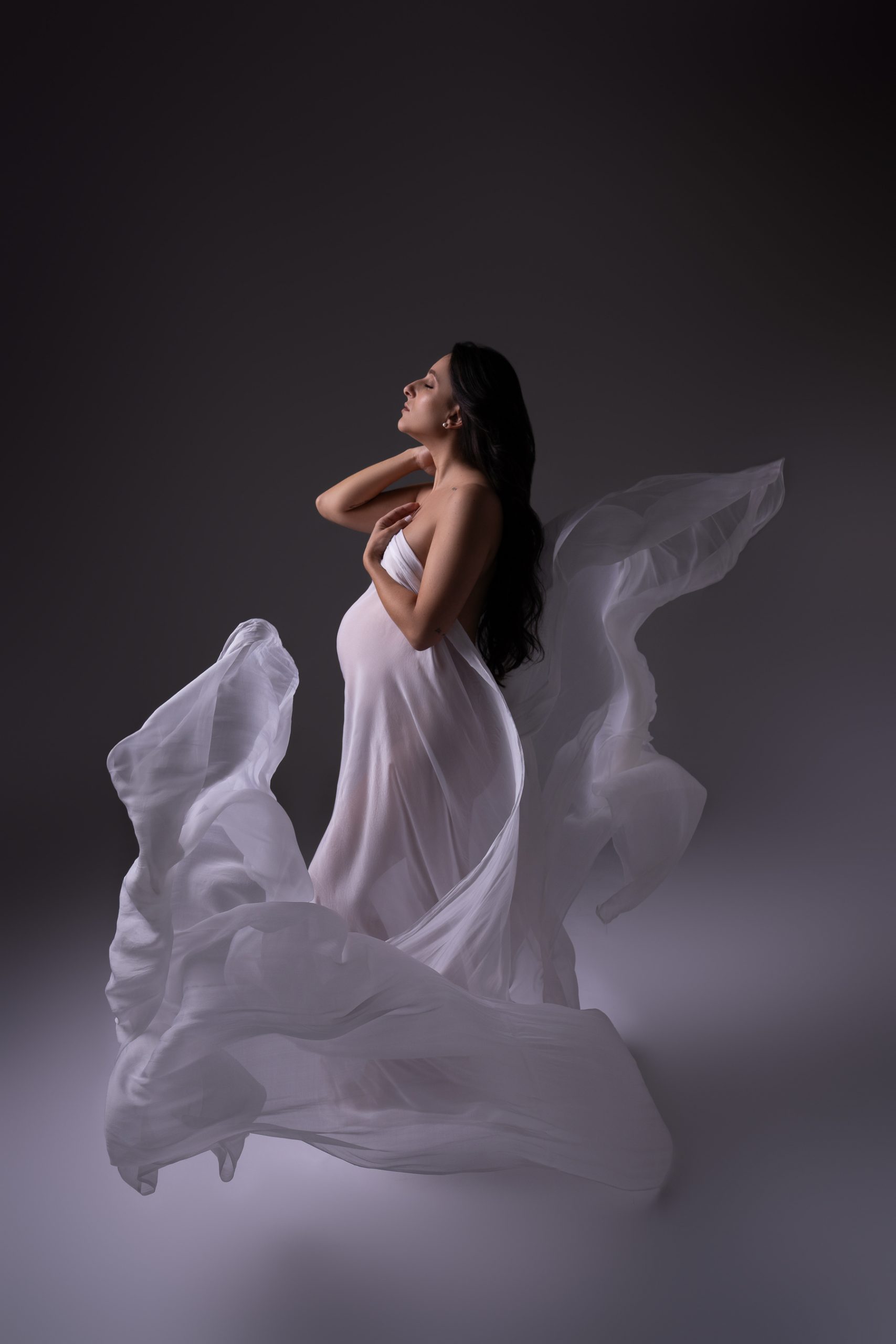 Maternity photography in white dress 3
