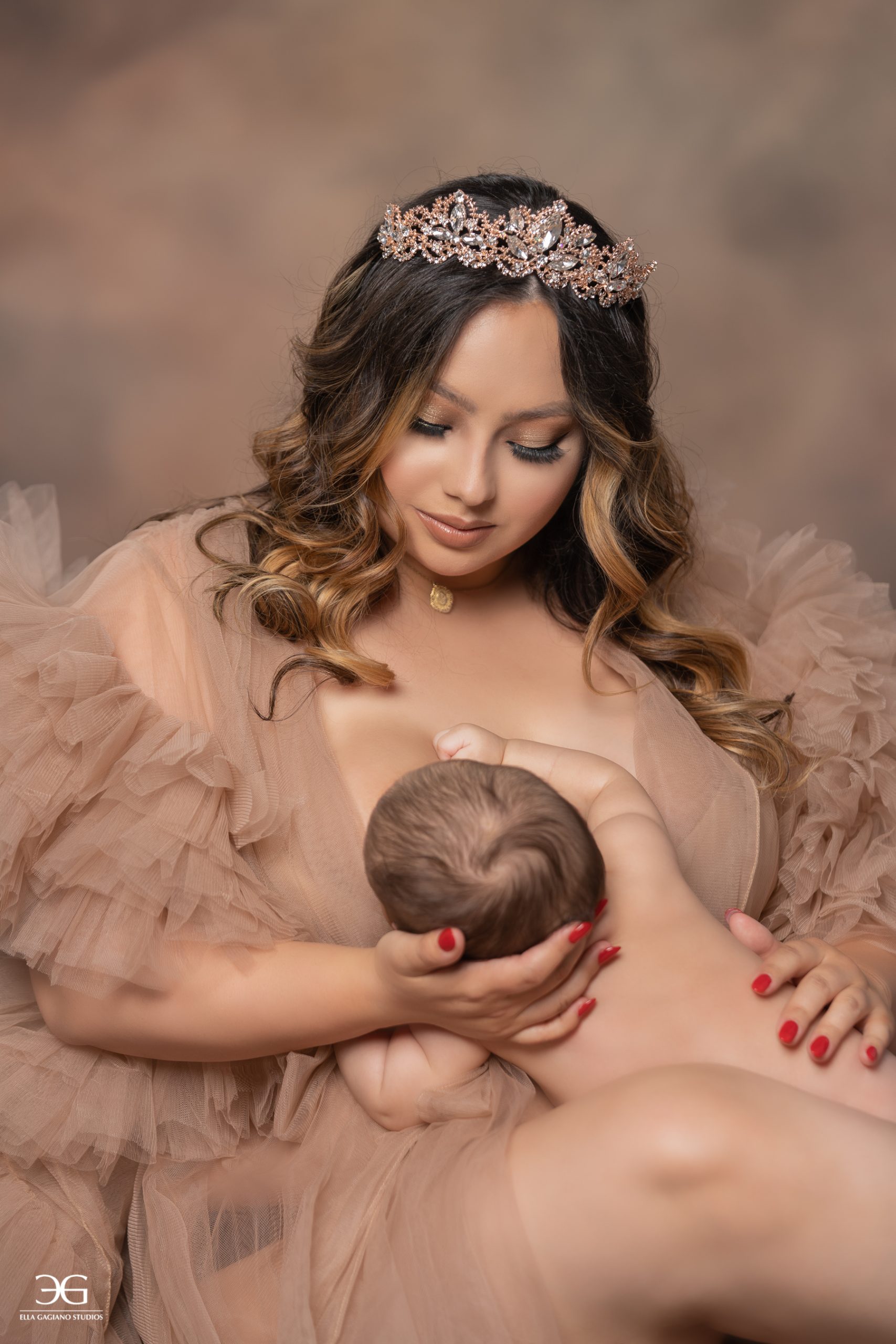 breastfeeding photoshoot